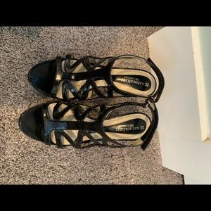 Naturalizer heeled sandals in patent black. Size 8. EUC. Hardly worn.